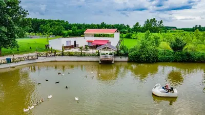 بومگردی سه خوابه یاسمن