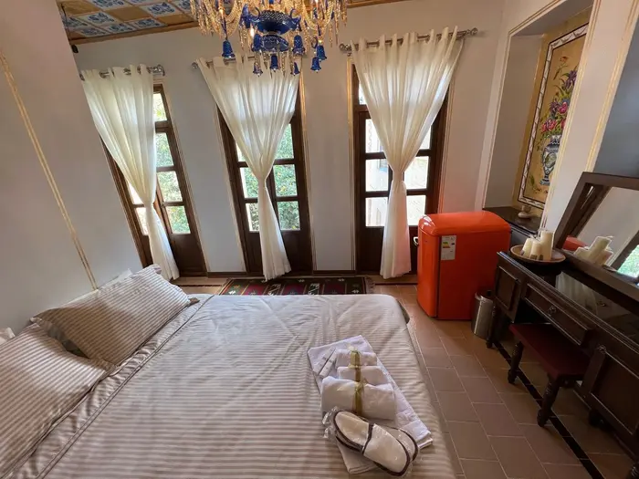 اقامتگاه سنتی روزبهان - واحد زرین دخت