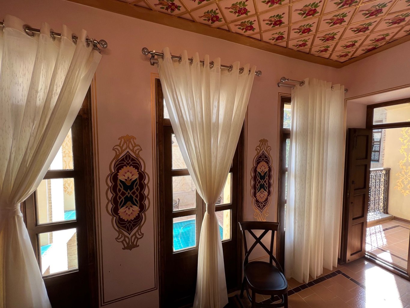 روزبهان - واحد سیمین دخت