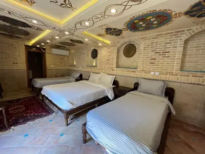 اقامتگاه سنتی روزبهان - واحد والا