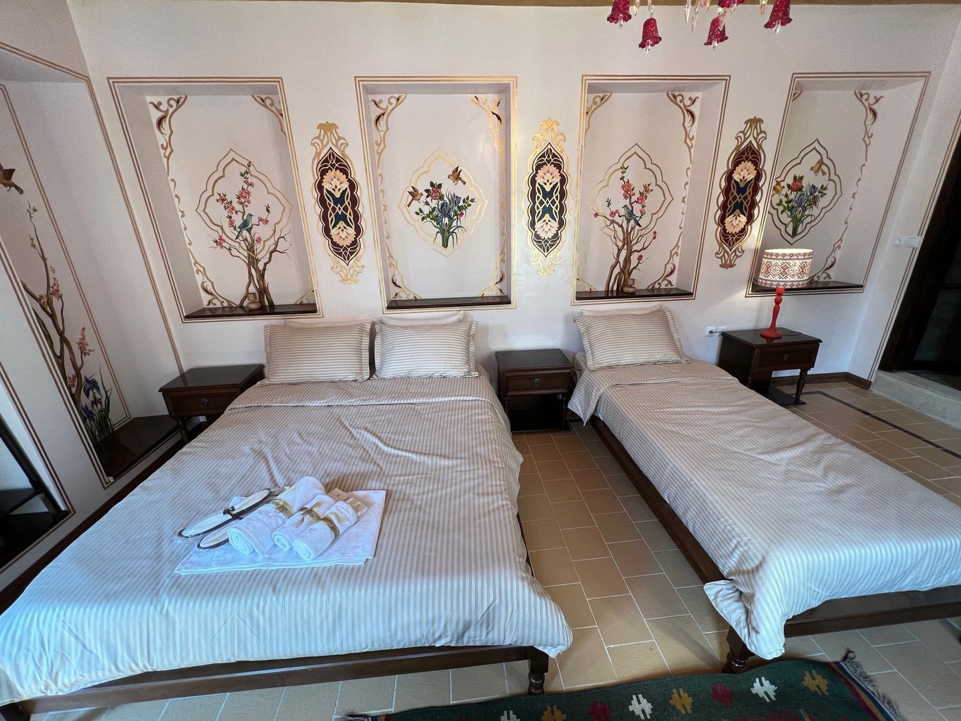 روزبهان - واحد سیمین دخت