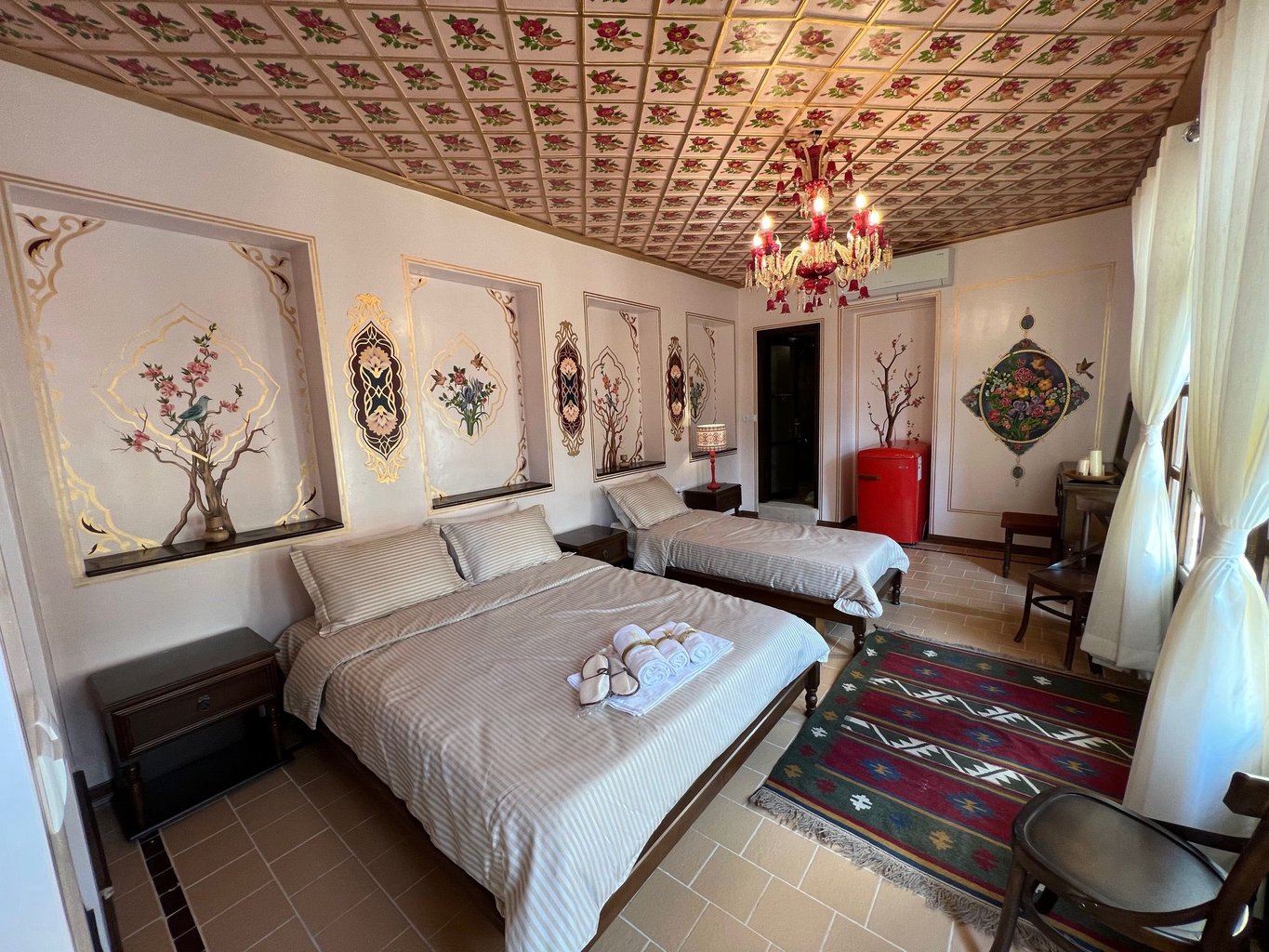 روزبهان - واحد سیمین دخت