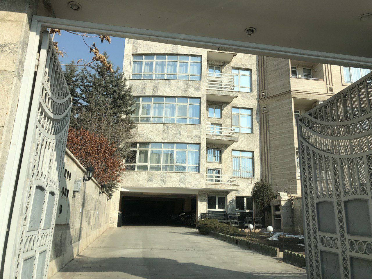 آپارتمان دوخوابه حسنی 1