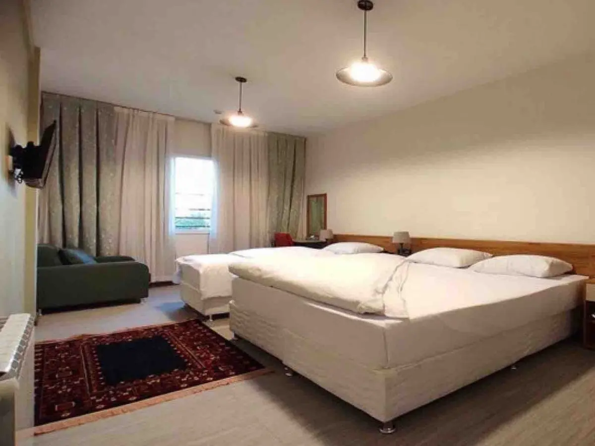 مسافرخانه شهریارنوین - واحد سه تخته کارگرجنوبی