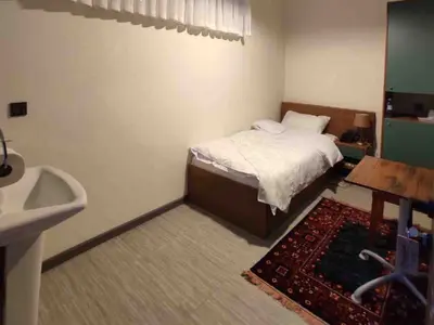 مسافرخانه شهریار نوین - واحد یک تخته ۳ کارگرجنوبی