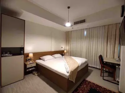 مسافرخانه شهریارنوین - واحد دوتخته کویین کارگرجنوبی