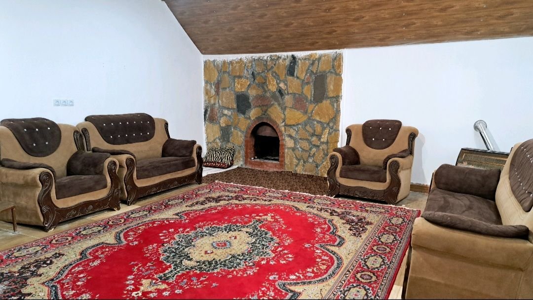 ویلا یک خوابه سوئیسی استخردار برم خوشمکان - سالن پذیرایی