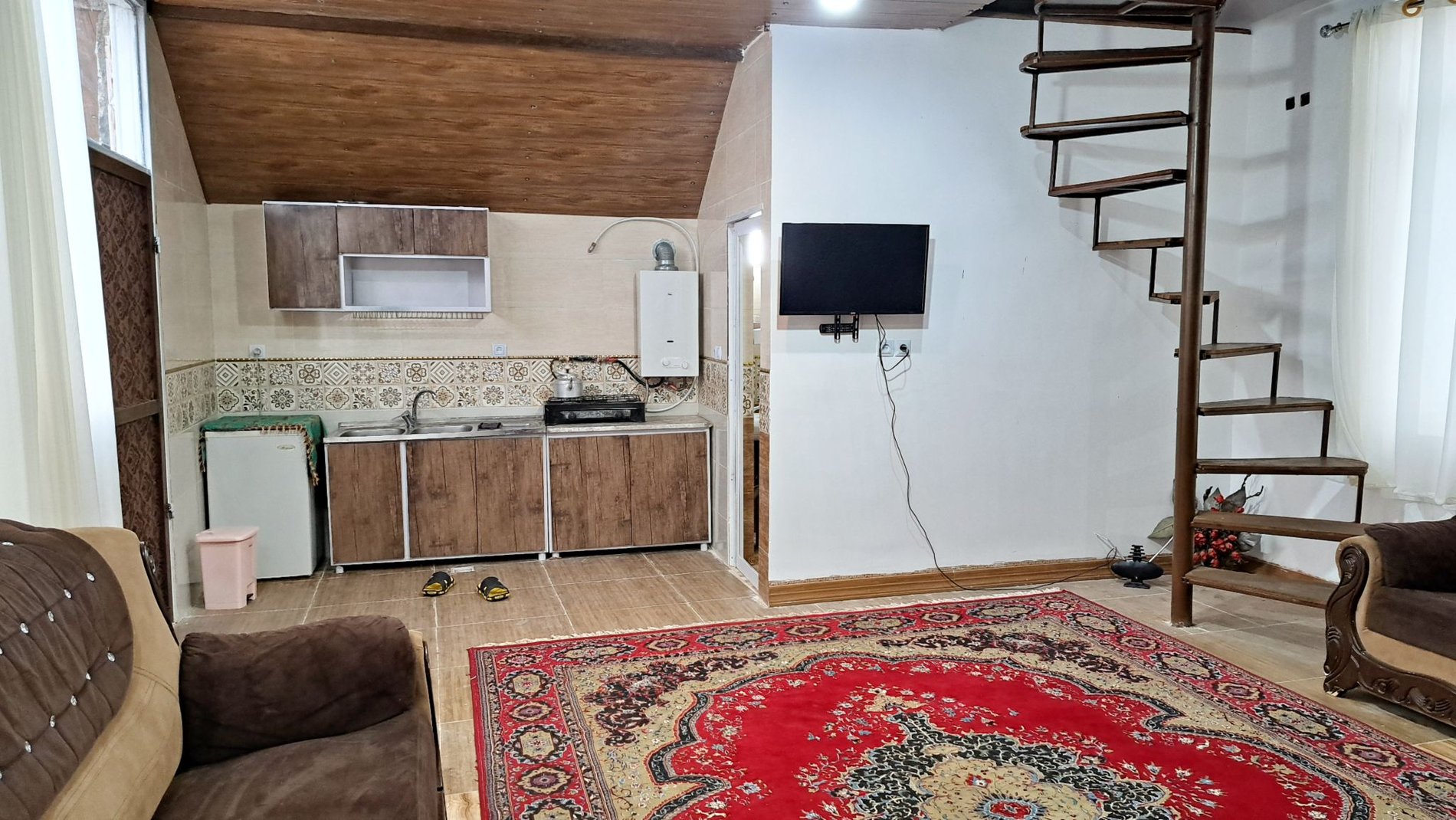 یک خوابه سوئیسی استخردار برم خوشمکان