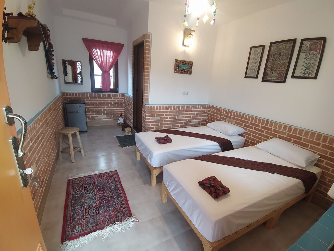 بوم گردی گلجان - واحد اطلسی