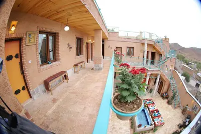 بومگردی گلجان - واحد لادن