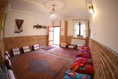 بومگردی گلجان - واحد سوسن چلچراغ