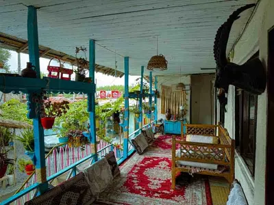 بومگردی کلوش سر - واحد ۸