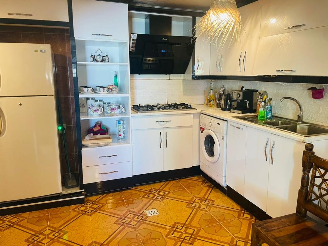 سه خوابه استخردار لیوا