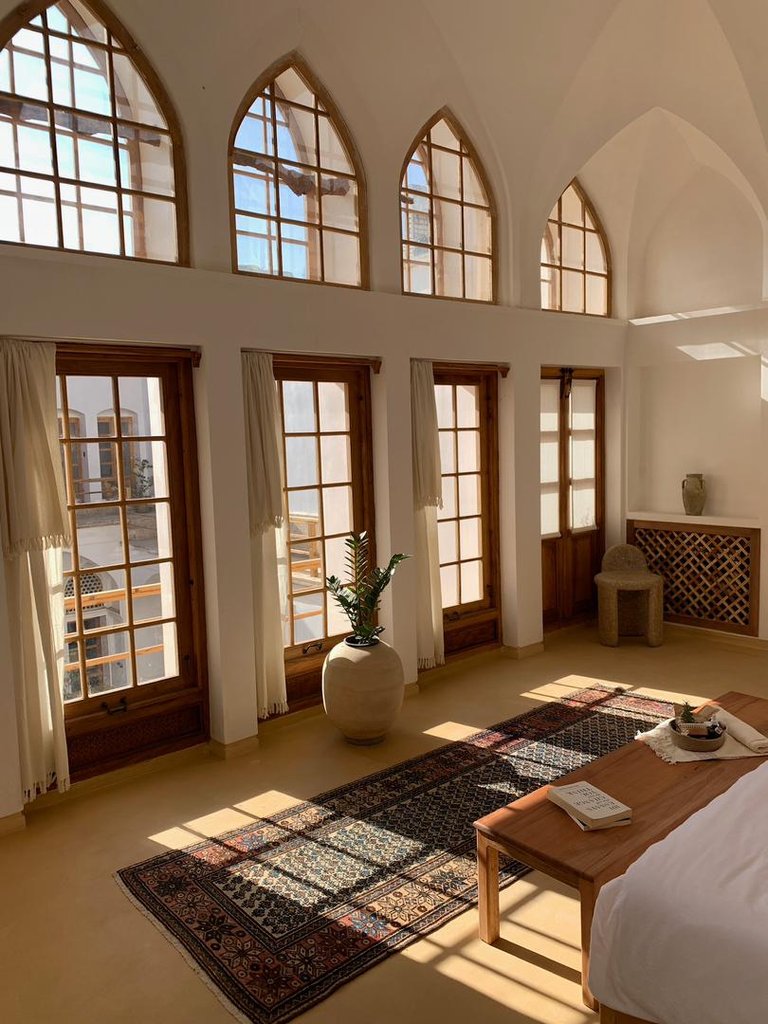 اقامتگاه سنتی خانه نزادی - واحد پنج دری