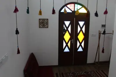 اقامتگاه سنتی کاج کهن - واحد عقیق