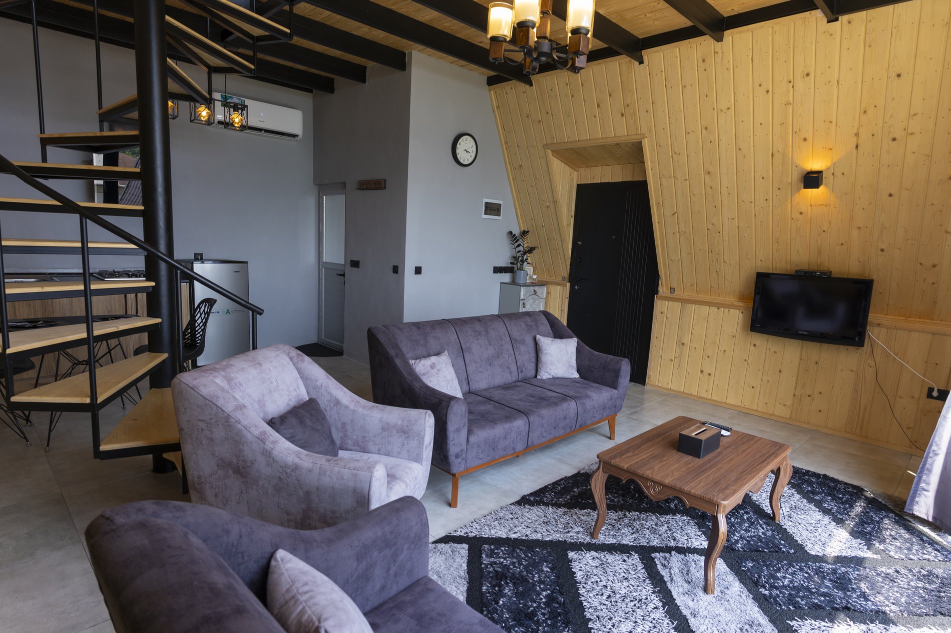 یک خوابه چوبی جکوزی دار سولی