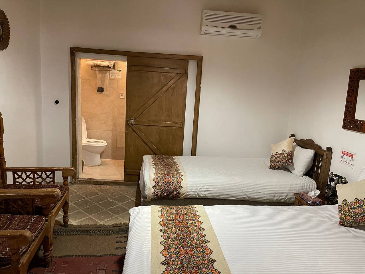 ددمان - اتاق سه تخته تپه خالصه(طبقه بالا)