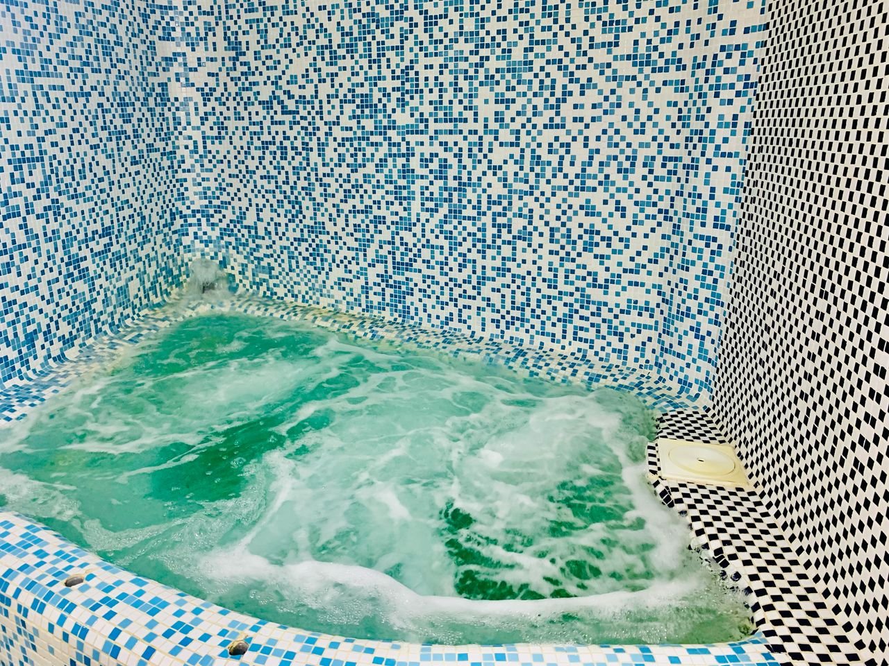 سوئیت یک خوابه ماموت - واحد 6