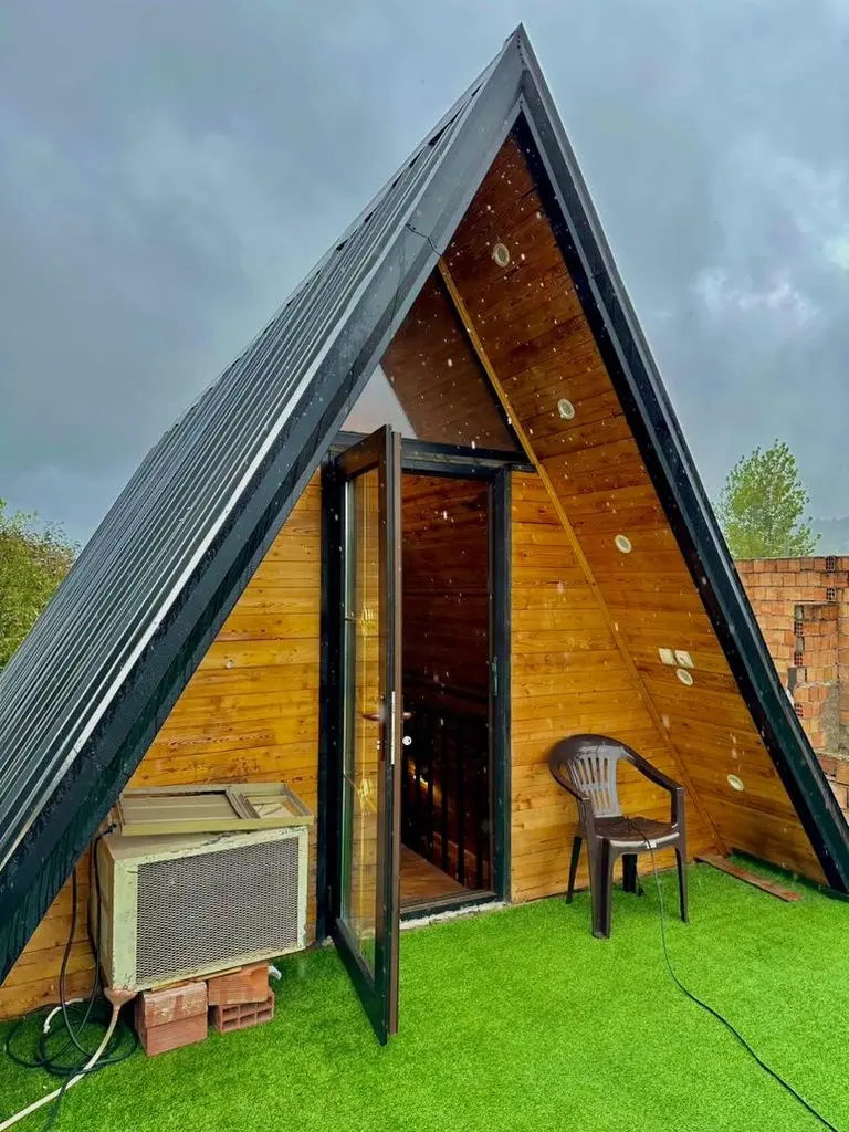 کلبه یک خوابه سوئیسی جکوزی دار رز