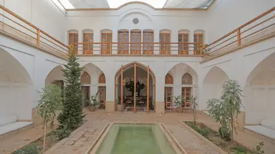 اقامتگاه سنتی خانه نزادی - واحد سه دری 2