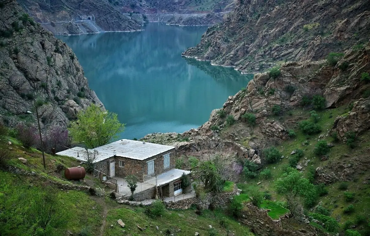 سوئیت دوخوابه دریاچه بنار