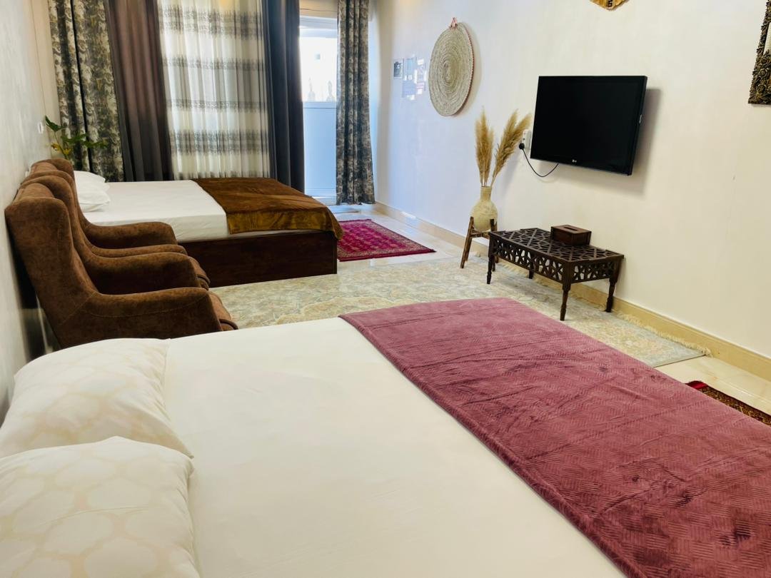 سه خوابه استخردار لیوا