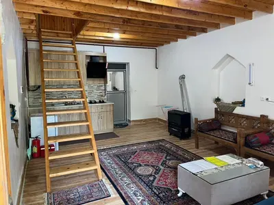 کلبه یک خوابه چوبی آغوزدار