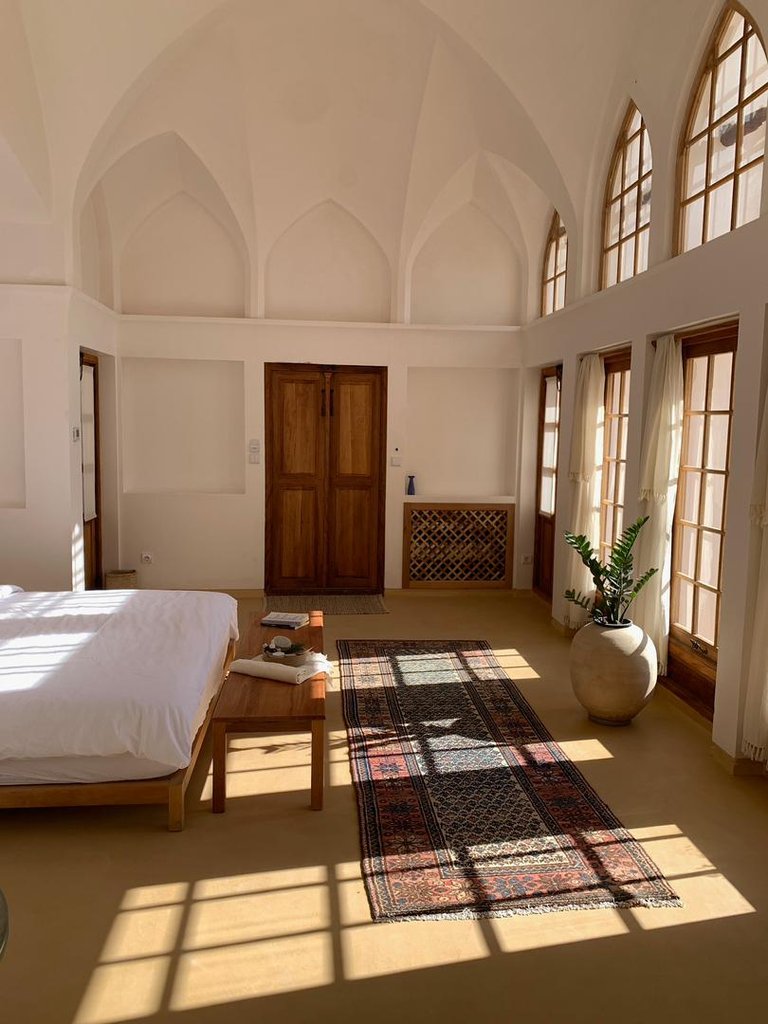 اقامتگاه سنتی خانه نزادی - واحد پنج دری