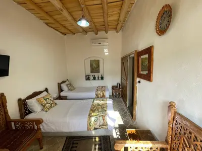 بومگردی ددمان - اتاق دو تخته تویین مارال(طبقه بالا)