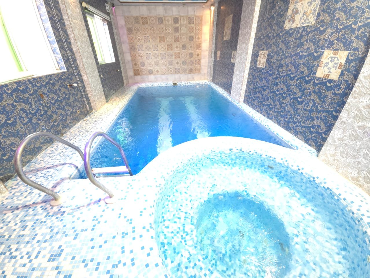 سه خوابه استخردار آبگرم برکه 3