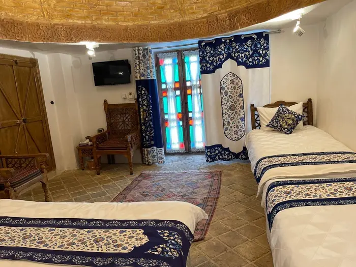 بوم گردی ددمان - اتاق چهارتخته سلطانیه(طبقه بالا)