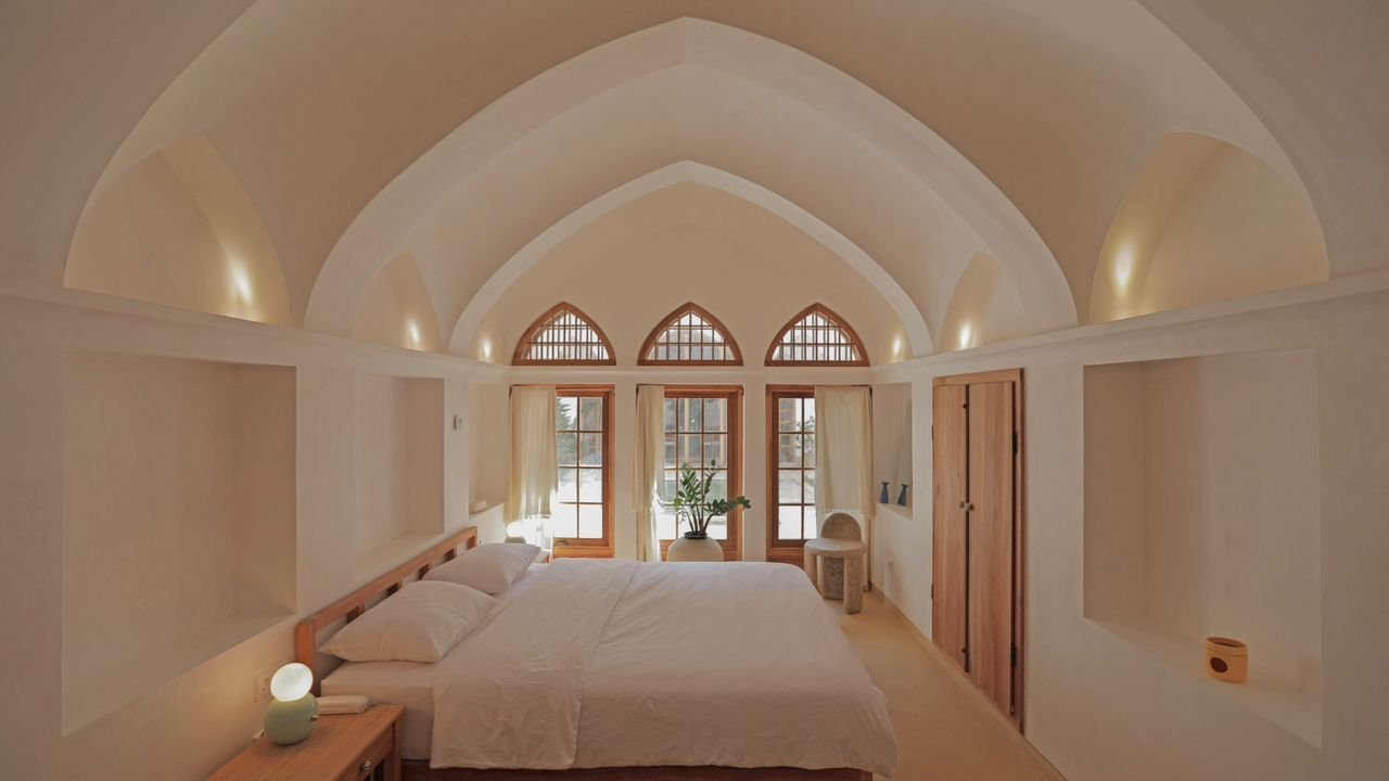 اقامتگاه سنتی خانه نزادی - واحد سه دری 1