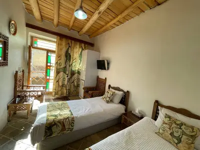 بومگردی ددمان - اتاق دو تخته تویین مارال(طبقه بالا)