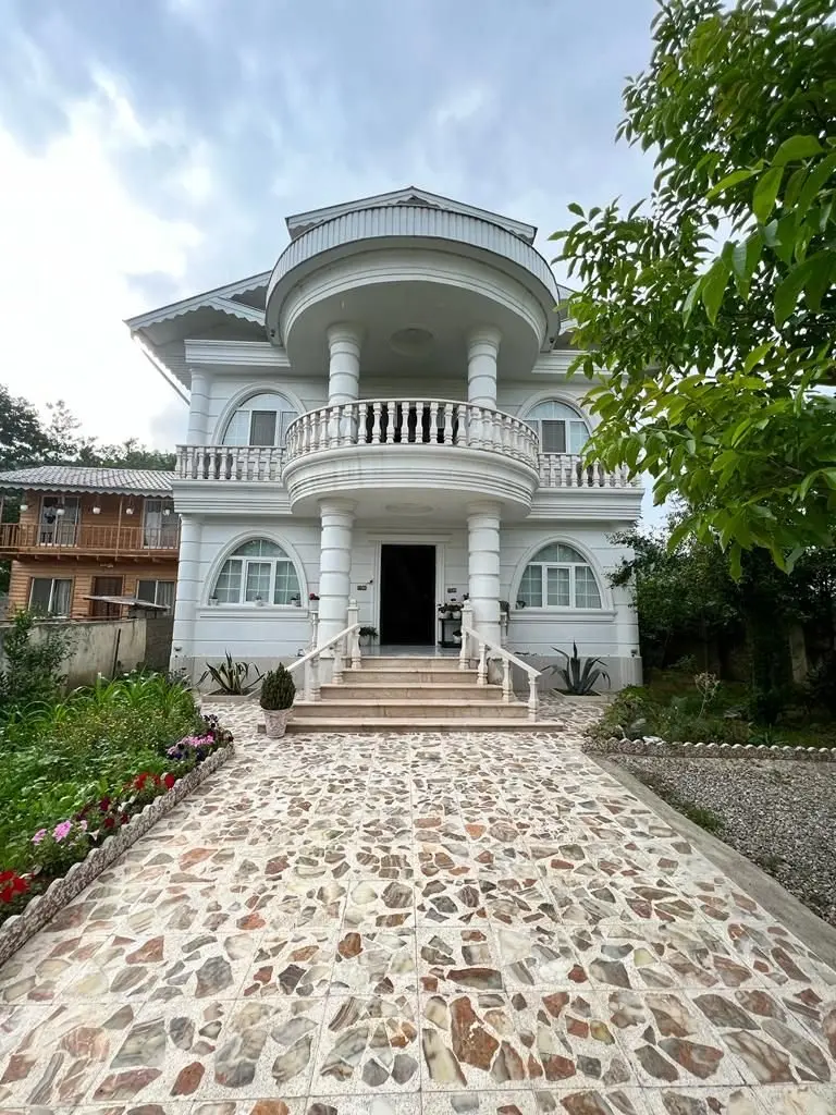 ویلا سه خوابه عمارت بام سبز - نمای ویلا