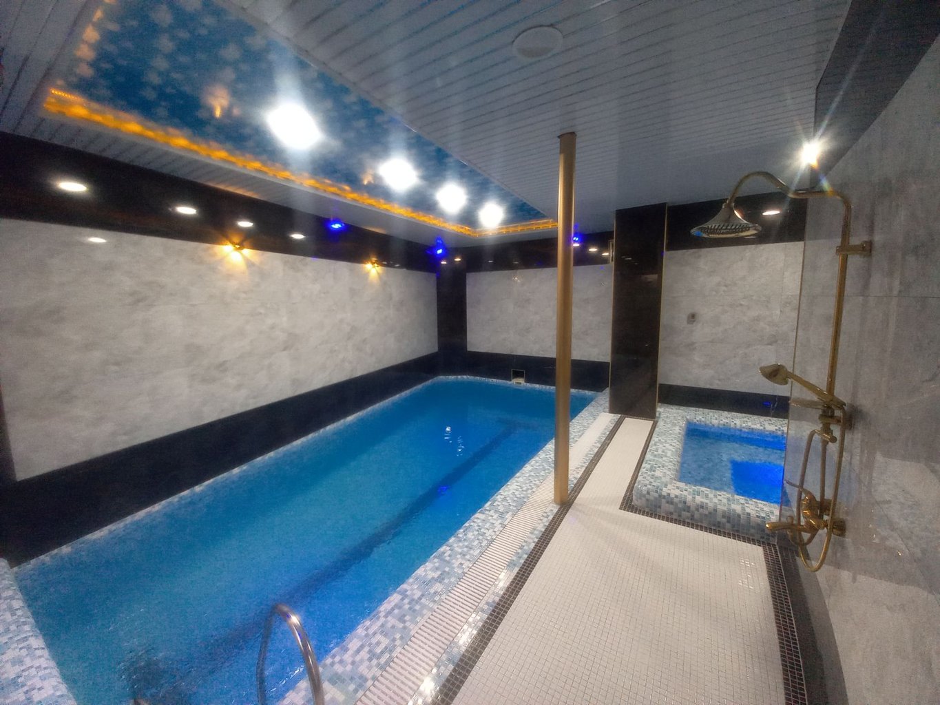 ویلا دوخوابه ساحلی استخر آبگرم تیرنیا 1