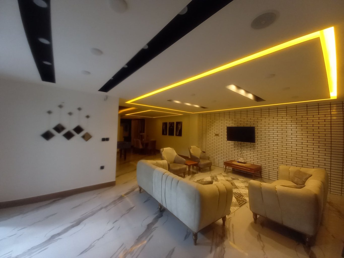 ویلا دوخوابه ساحلی استخر آبگرم تیرنیا 1