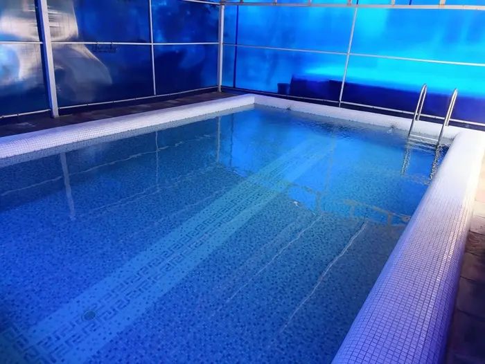 ویلا سه خوابه استخردار آبگرم سعیدآباد - داخل‌استخر