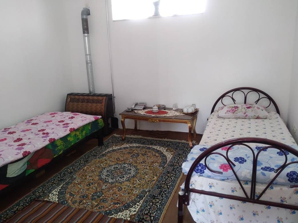 سوئیت پنج خوابه پنج حور - اتاق خواب شماره ۱