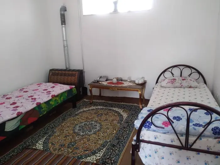 سوئیت پنج خوابه پنج حور - اتاق خواب شماره ۱