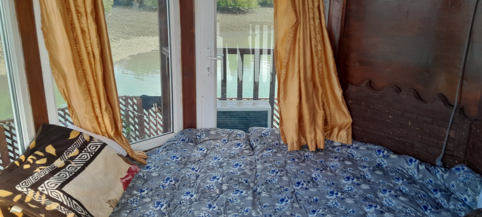 کلبه دهکده شناور - واحد استوانه ای