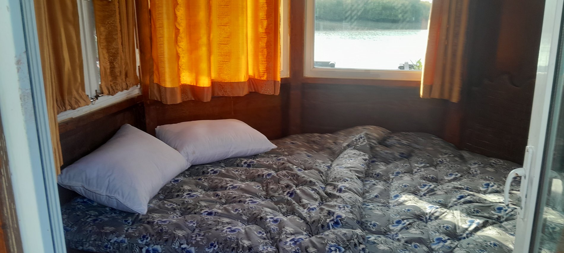 کلبه دهکده شناور - واحد استوانه ای