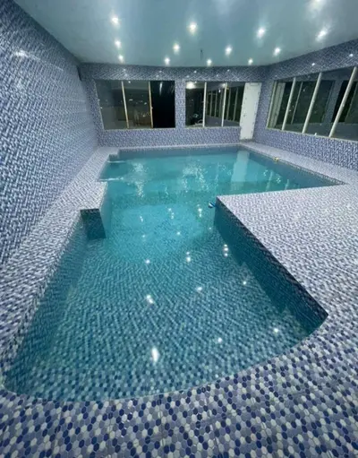 ویلا چهارخوابه استخردار آبگرم عمارت آرسِن