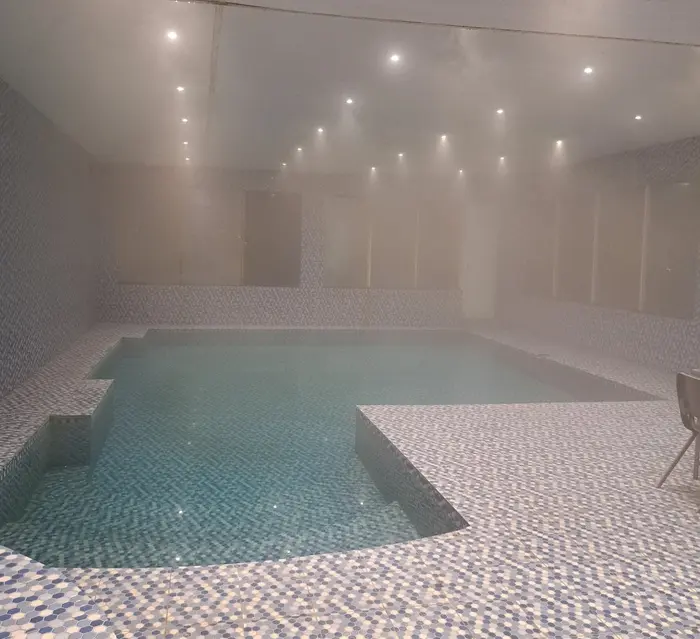 ویلا چهارخوابه استخردار آبگرم عمارت آرسِن