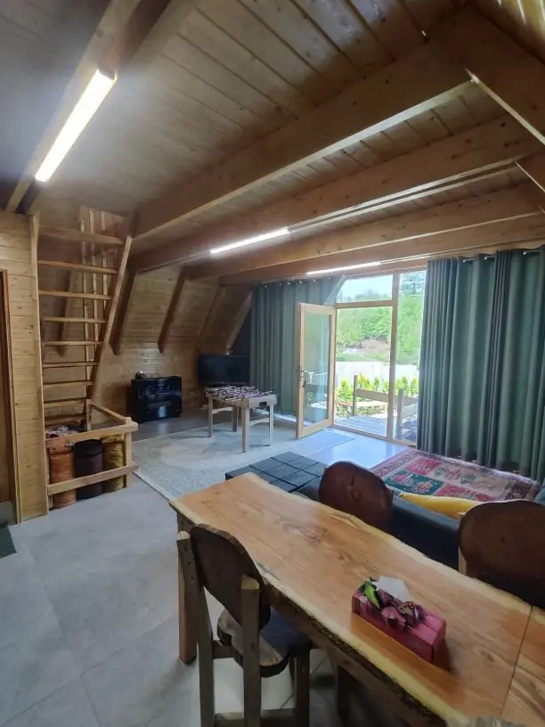 کلبه یک خوابه لاویدا