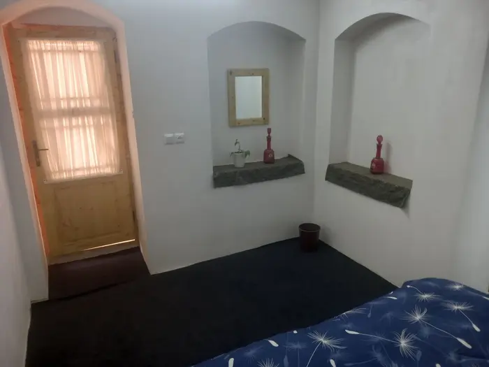 اقامتگاه سنتی سرای بمانی - واحد مقدس بانو