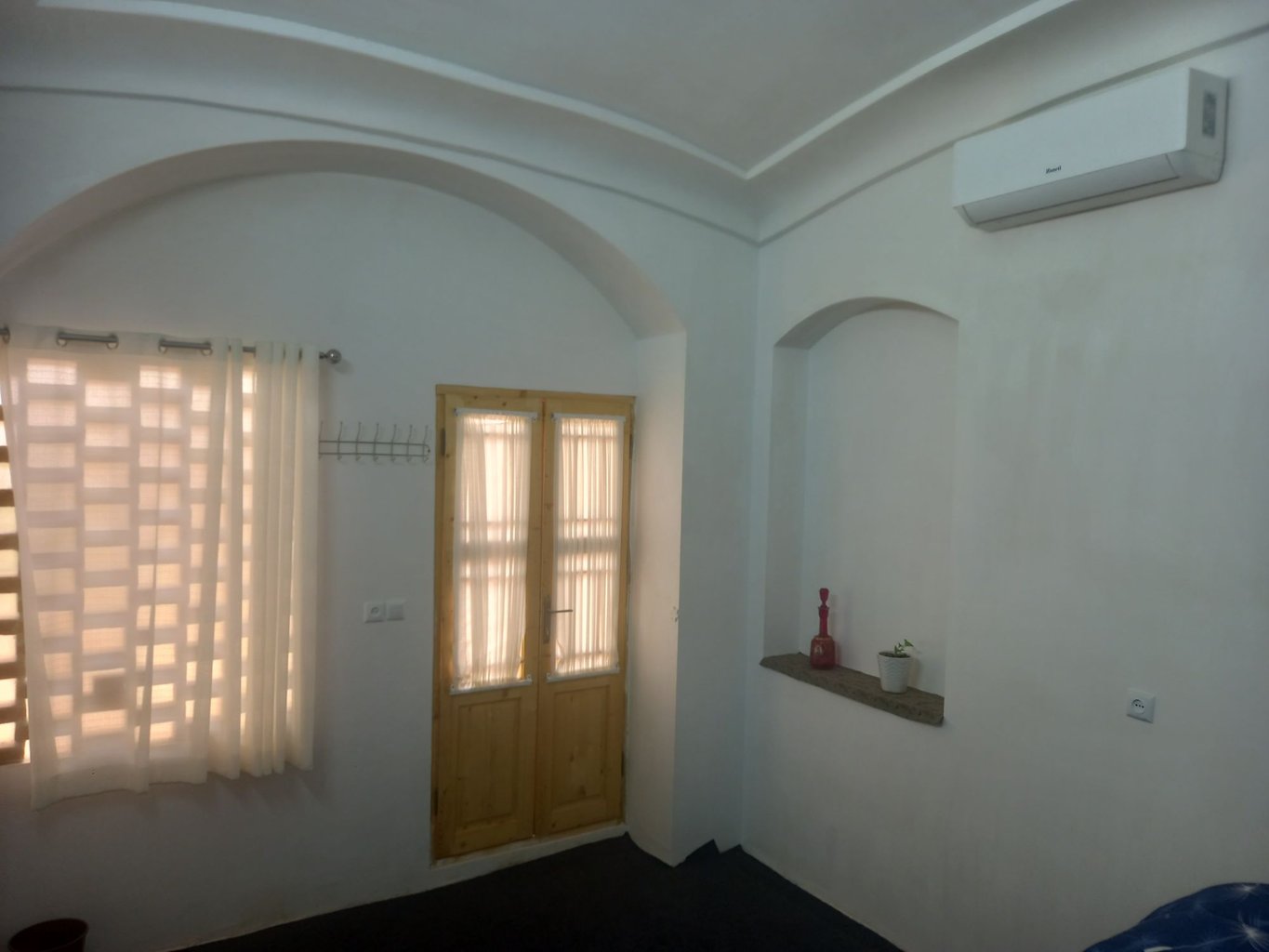 سرای بمانی - واحد آترین بانو