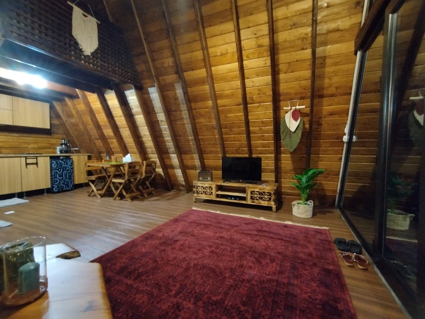 یک خوابه چوبی سینا