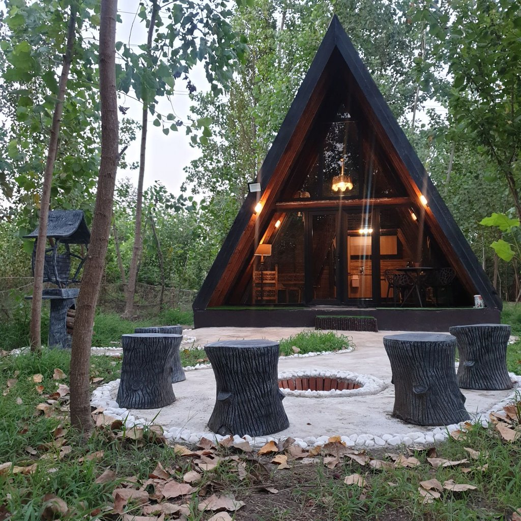 یک خوابه چوبی سینا