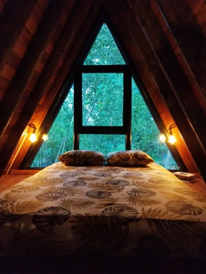 کلبه یک خوابه چوبی سینا - اتاق خواب