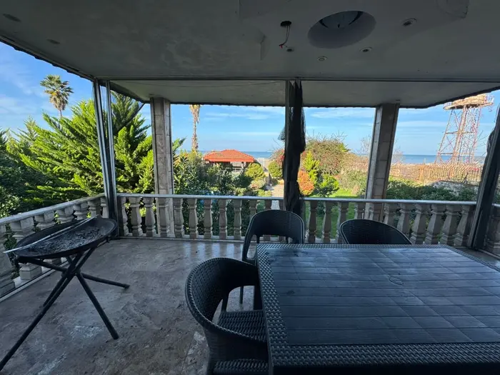 ویلا چهارخوابه ساحلی استخردار دریا